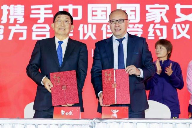 纽卡斯尔也在寻找一名中后卫，西汉姆也很可能在未来几个月为参加非洲杯的阿格德寻找替代者。